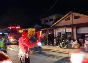 Korsleting Listrik Samping SPBU Sambaliung, Dua Unit PMK Diturunkan