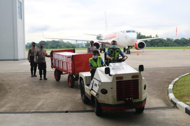 Vaksin COVID-19 Buatan Sinovac Tiba di Berau