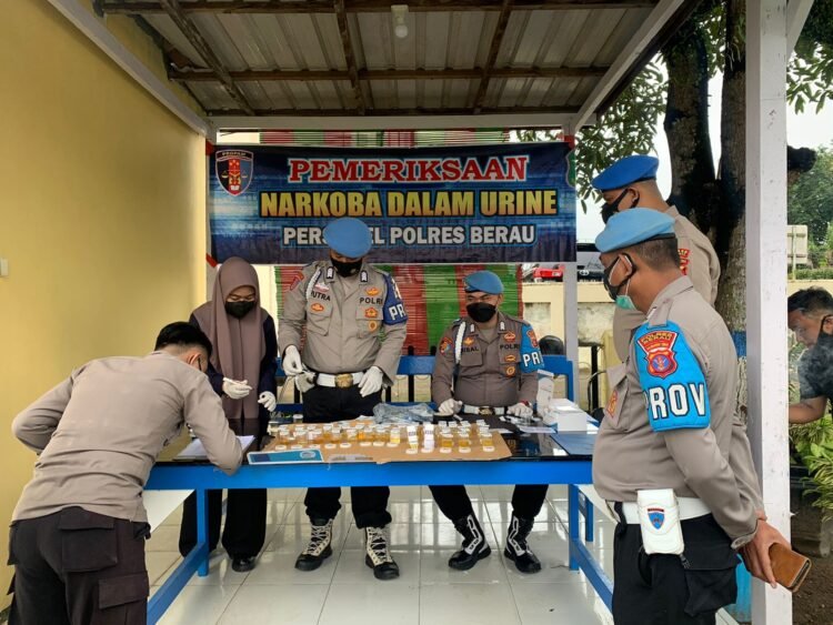 Propam Polres Berau Gelar Pemeriksaan Narkoba Personel