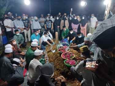 Almarhum H Hafidz Dimakamkan Di Pemakaman Muslim Sambaliung