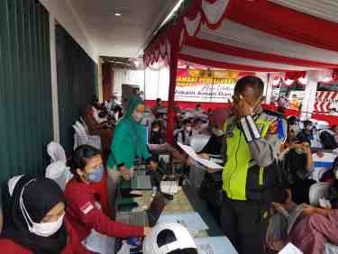 Vaksin Anak – Anak Satlantas Polres Berau, Dapat Paket Ayam KFC dan Goodie Bag