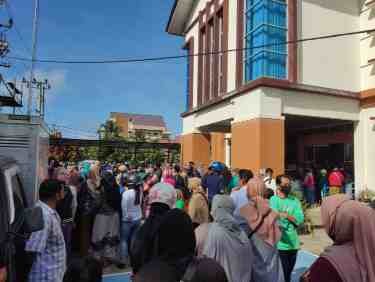 Pasar Minyak Goreng Murah Dipadati Warga