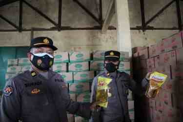Polsek Tanjung Sidak Gudang Distributor Minyak Goreng