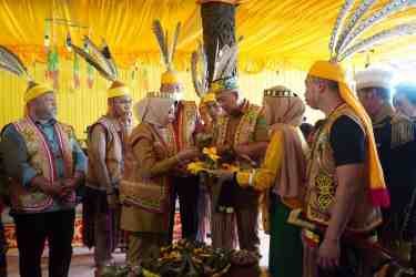 Hadiri Upacara Adat Bekudung Betiung, Ini Pesan Bupati Berau