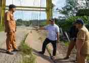 Tinjau Jembatan Merasa, Wabup Minta Penanganan Segera