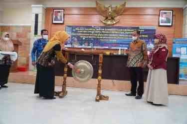 Bupati Buka Bimtek Petugas Register Online