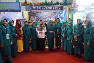 Bupati Hadiri Puncak HKG PKK ke 50 dan Pencanangan BBGRM ke 19 Tingkat Kaltim