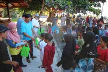 PWI Berau Gelar Bakti Sosial di Maratua