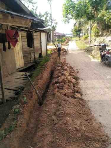 Perumda Batiwakal Lakukan Penanaman Jaringan Pipa