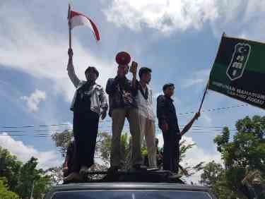 HMI Lakukan Aksi Demo di DPRD Berau Tolak Kenaikan Harga BBM