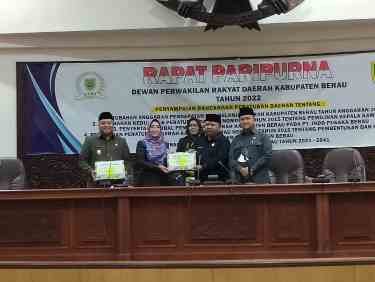 Bupati Berau Sampaikan 5 Rancangan Peraturan Daerah