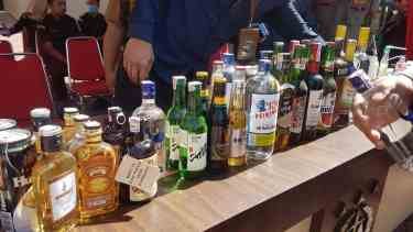 1884 Botol Miras Dimusnahkan di Kejaksaan Negeri Berau