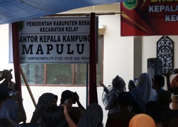 Bupati Resmikan Kantor Kepala Kampung Mapulu