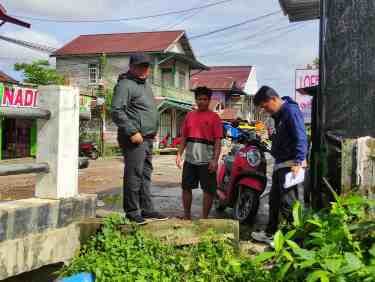 Banyak Tumbuhan Merambat di Parit, Wakil Bupati Perintahkan DLHK untuk Penanganan