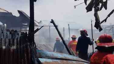 Si Jago Merah Mengamuk, Satu Rumah Ludes Terbakar