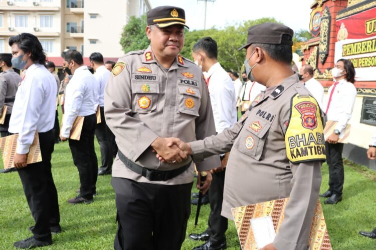 67 Personel Polres Berau Terima Penghargaan