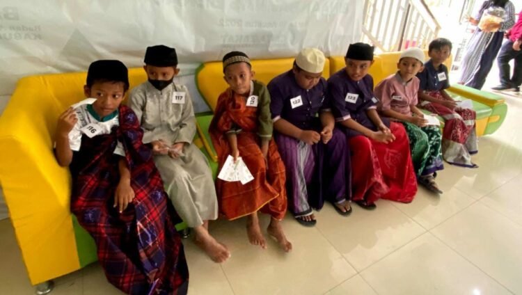 Baznas Berau Gelar Kegiatan Khitan Santri