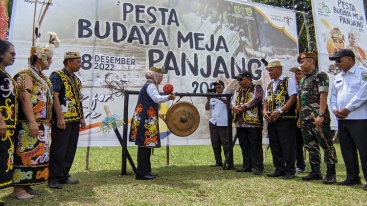 Sempat Vakum Selama Pandemi, Pesta Meja Panjang Kembali Digelar