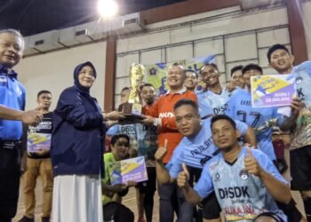Penutupan Turnamen Futsal PWI CUP U-35, Disdik Berau Juara 1