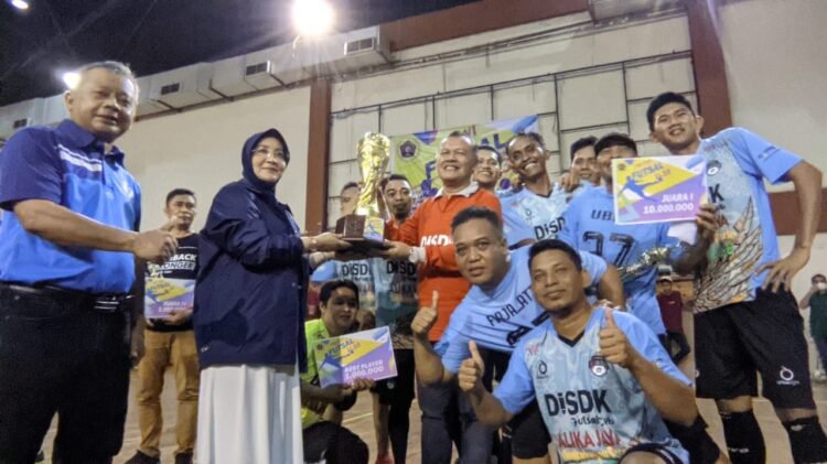 Penutupan Turnamen Futsal PWI CUP U-35, Disdik Berau Juara 1