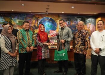 KolaborAksi Membangun Sektor Pariwisata, Bupati Sri Juniarsih Bertemu Menparekraf Sandiaga Uno