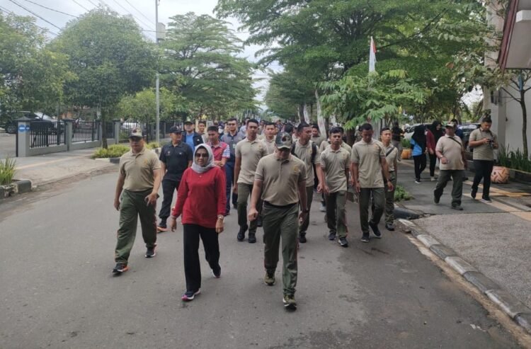 Kodim 0902/BRU Laksanakan Jalan Sehat dan Senam SKJ 88, Dandim Berau Ajak Jaga Kesehatan Dengan Berolahraga