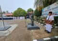 Jadi Pembina Upacara Di SMPN 3 Tanjung Redeb, Danramil 0902-04/Trd Ingatkan Pentingnya Cinta Tanah Air dan Sikap Sopan Santun di Sekolah