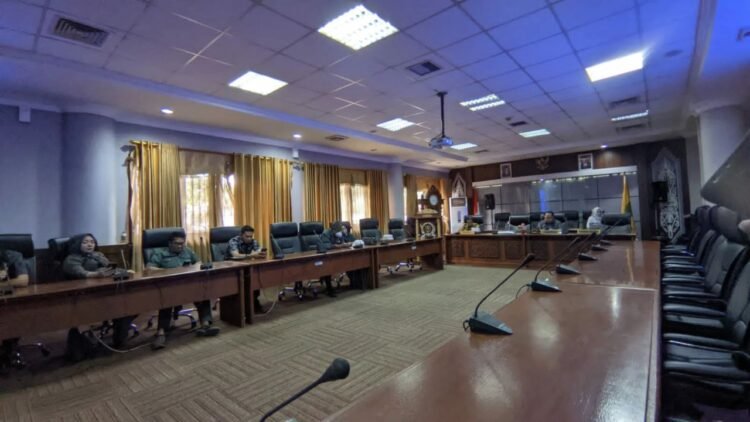 Tidak Hadir Dalam Rapat DPRD, Madri Pani Katakan Semua Untuk Kepentingan Masyarakat