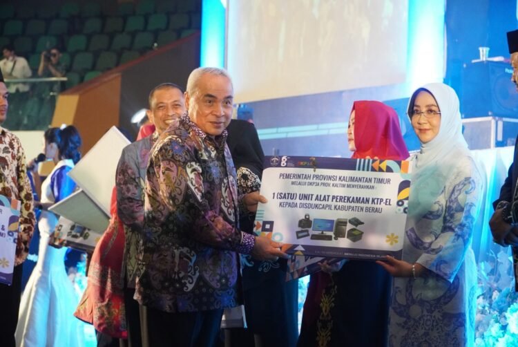 Berau Raih 15 Trophy Peringkat II dan III Keberhasilan Pembangunan