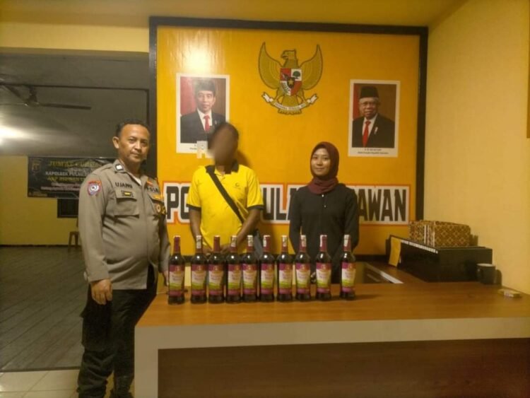 Personil Polsek Pulau Derawan Ringkus Pria Penjual Miras.