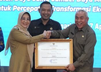 Terbaik Pertama, Bupati Berau Raih Penghargaan Pembangunan Kaltim Tahun 2023