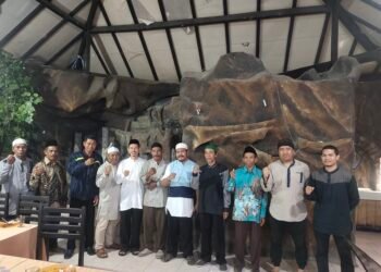 Mempererat Tali silaturahmi, FKM- NTB Gelar Bukber Bersama Anggota