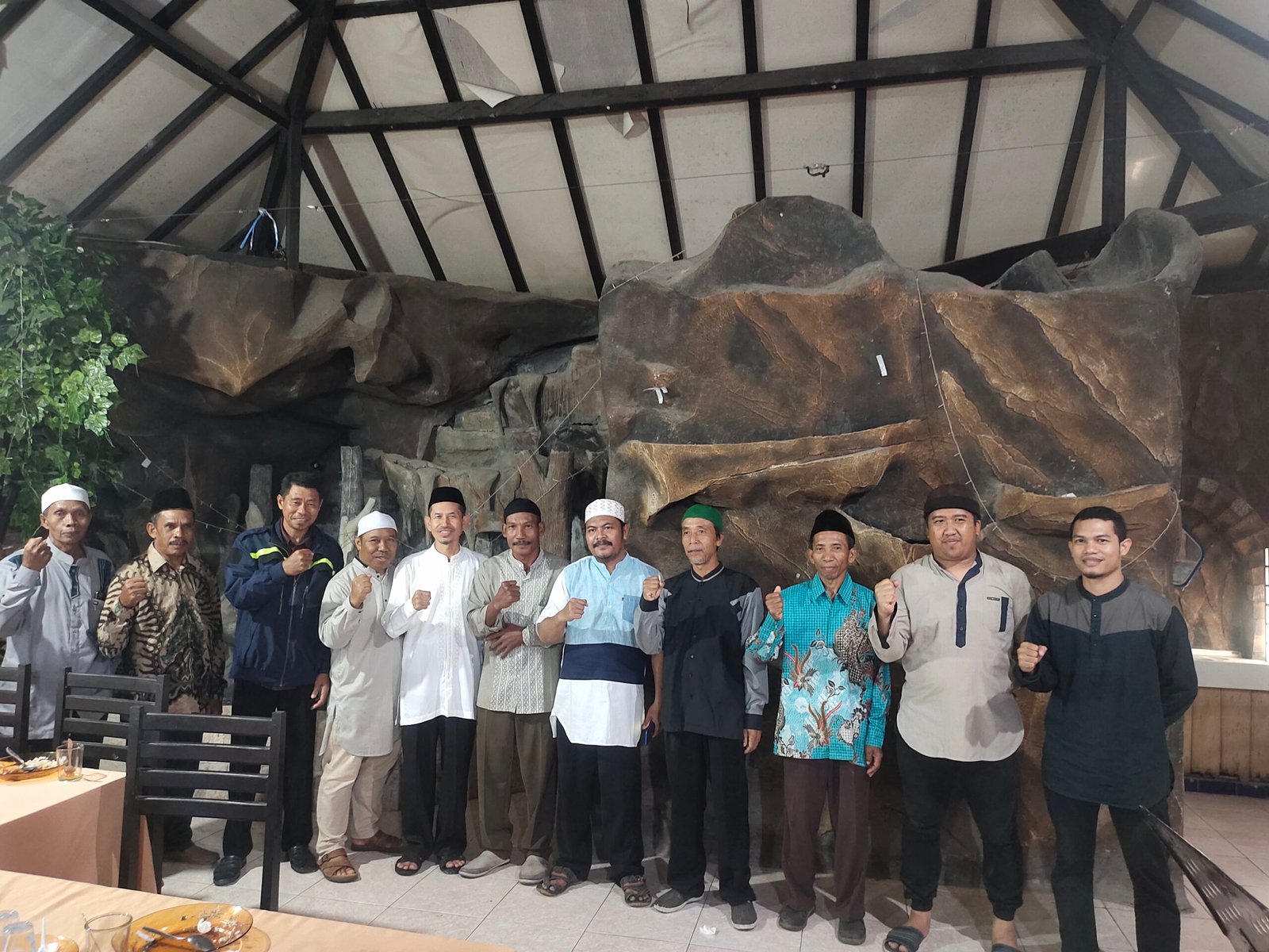 Mempererat Tali silaturahmi, FKM- NTB Gelar Bukber Bersama Anggota