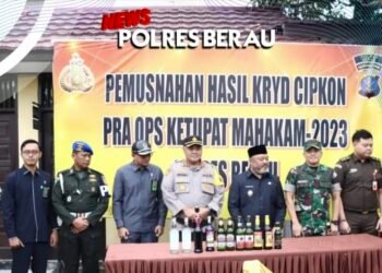 Hasil Cipkon KRYD Polres Berau, Ratusan Botol Miras dan Petasan Dimusnahkan