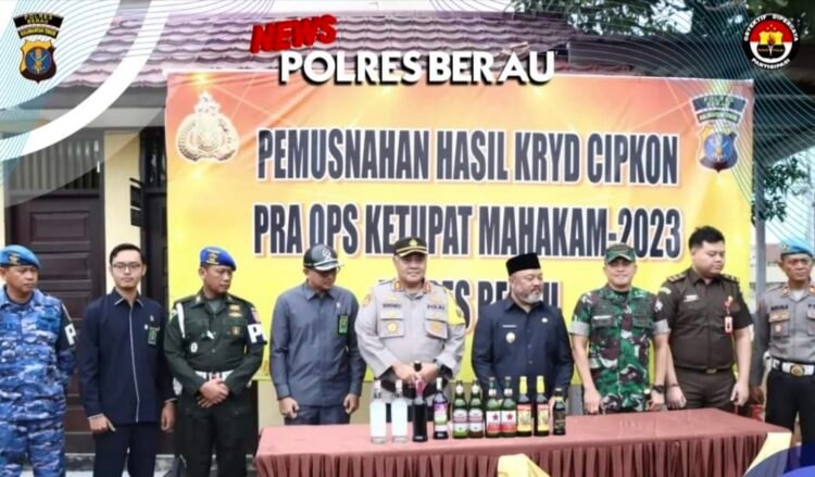 Hasil Cipkon KRYD Polres Berau, Ratusan Botol Miras dan Petasan Dimusnahkan