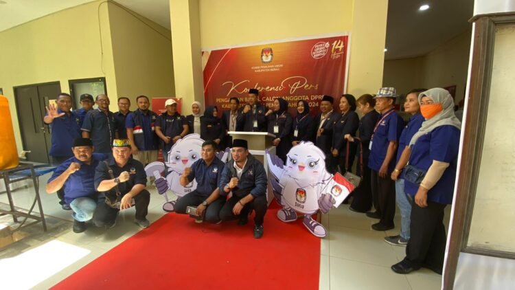 Mempertahankan Enam Kursi