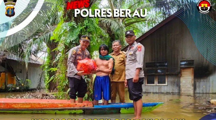 Kapolsek Segah Bagikan Sembako kepada Warga Kampung Gunung Sari yang Terdampak Banjir
