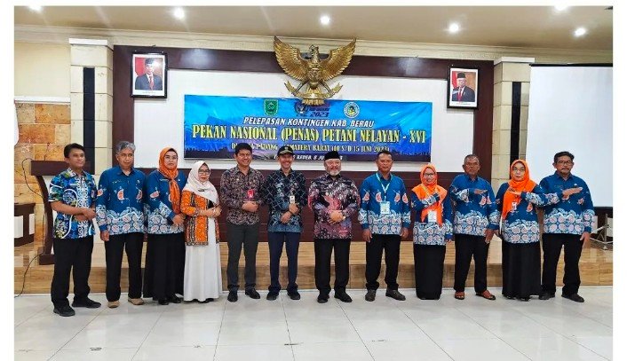 Wabup Lepas 101 Peserta Yang Akan Mengikuti Penas Petani Nelayan