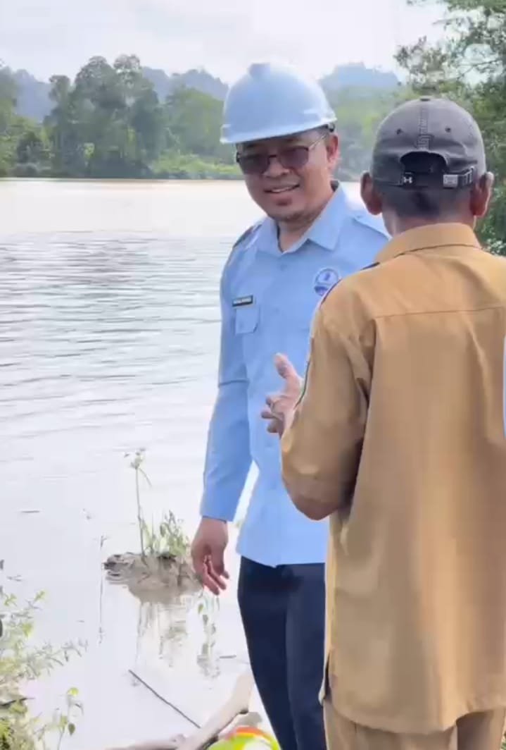 Pembersihan Intake Rinding, Dinas PUPR Turun Tangan