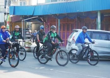Dengan Bersepeda, Langit Biru Berau (Blue Sky) Sosialisasikan Pengendalian Pencemaran Udara