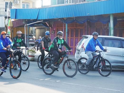 Dengan Bersepeda, Langit Biru Berau (Blue Sky) Sosialisasikan Pengendalian Pencemaran Udara