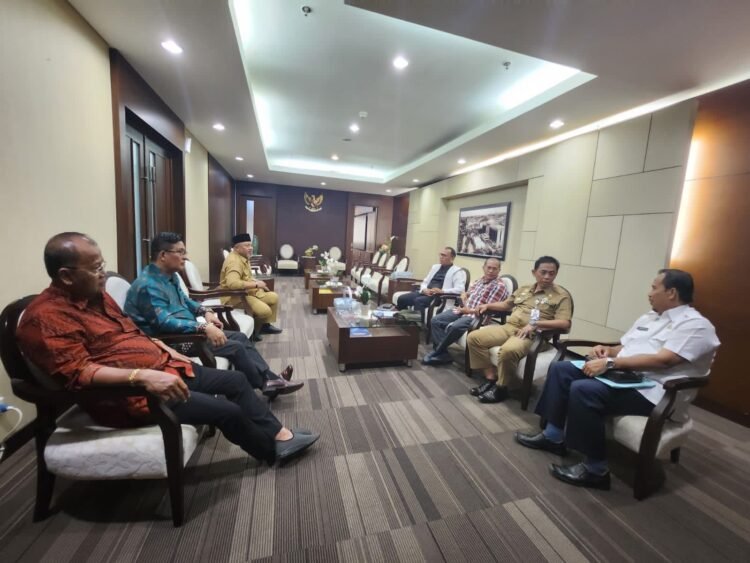 Temui Sekprov Kaltim, Wabup Gamalis Perjuangkan Lanjutan Dermaga Teluk Sulaiman