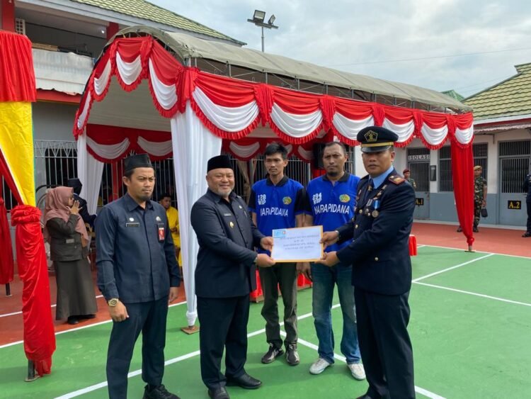 Dapat Remisi Kemerdekaan, Dua Napi Rutan Tanjung Redeb Langsung Bebas