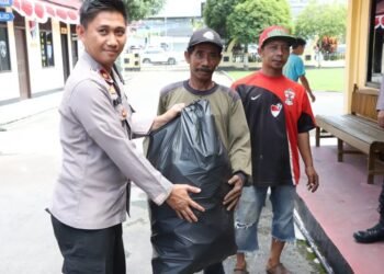 Polres Berau Bersama Pemulung Kolaborasi Menjaga Kebersihan dan Kelestarian Lingkungan