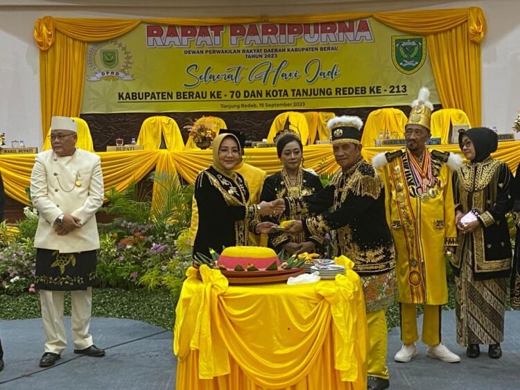Bupati Paparkan Hasil Pembangunan Di Paripurna Peringatan Hari Jadi Berau Dan Kota Tanjung Redeb