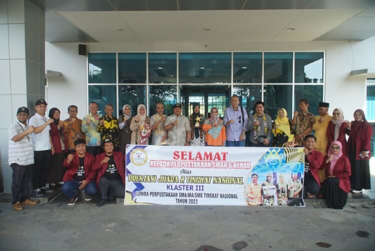 Bupati Dan Wabup Sambut Langsung Rombongan Perpustakaan SMAN 6 Berau Yang Juara 2 Nasional