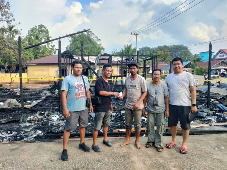 Ormas LBDH Berau Salurkan Bantuan Ke Korban Kebakaran Di Sei Bedungun