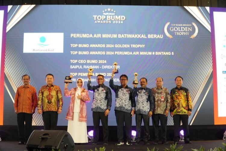 Tiga Kali Bintang Lima, Perumda Batiwakkal Raih Golden Trophy