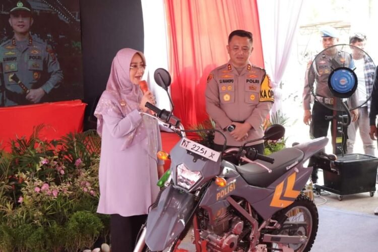 Bupati Berau Serahkan Bantuan 13 Kendaraan Bermotor Untuk Polsek
