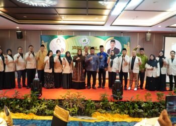 Kukuhkan Pengurus Ikatan Kerukunan Keluarga Berau Samarinda, Ini Harapan Bupati Sri Juniarsih